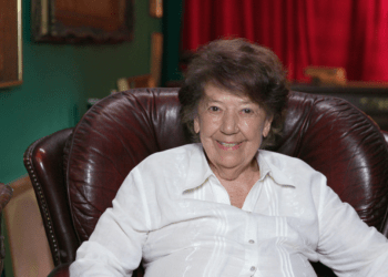 Cash or Trash – Μαρία Κωνσταντάρου: «Μου λείπει το σανίδι γιατί είμαι παιδί του θεάτρου»