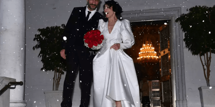 Το πήρε το κορίτσι 18 χρόνια μετά: Γάμος Κουρή–Τοπαλίδου, ο γιος που συνόδευσε τη νύφη & οι διάσημοι καλεσμένοι