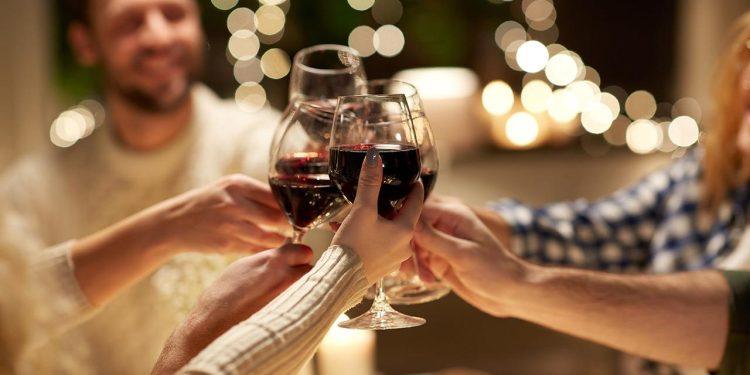 Αγαπημένα οινοποιεία προτείνουν τα κρασιά των Χριστουγέννων
