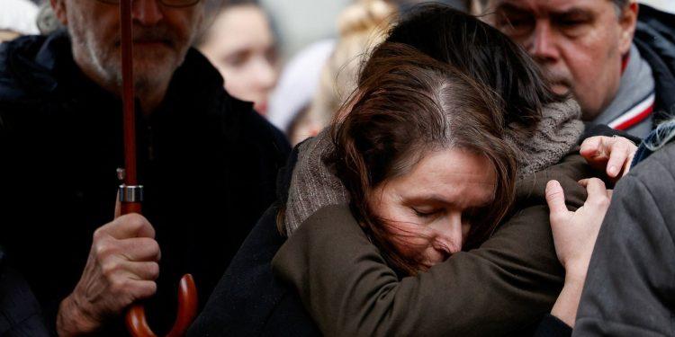 Μακελειό στην Πράγα: Ο 24χρονος κουβαλούσε όπλα σε θήκη κιθάρας – Κατά τύχη γλίτωσε η μητέρα του