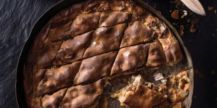 Κρεατόπιτα πρωτοχρονιάτικη