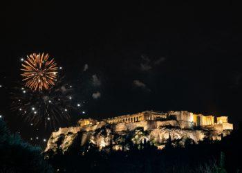 Ανακαλύψτε τα δέκα χριστουγεννιάτικα χωριά σε γειτονιές της Αθήνας και ενημερωθείτε για όλες τις εκδηλώσεις που προγραμματίζονται.