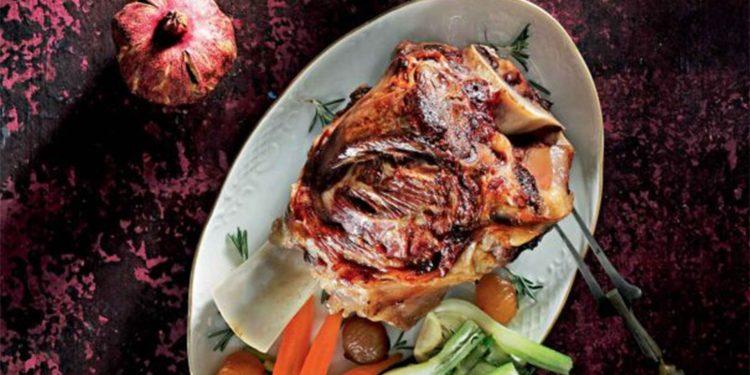 Κότσι από μοσχαράκι γάλακτος σιγοψημένο με κρασί