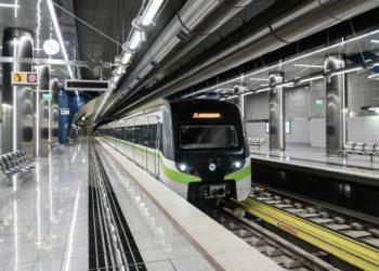 Αγία Παρασκευή: Άνδρας έπεσε στις ράγες του μετρό – Απεγκλωβίστηκε χωρίς τις αισθήσεις του