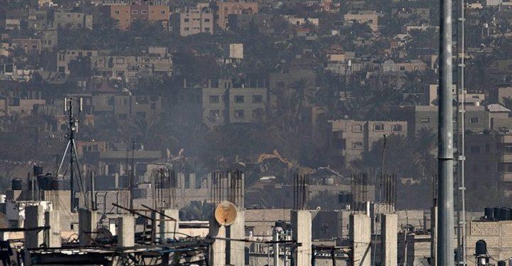 Να απομακρυνθούν εσπευσμένα οι άμαχοι από το 20% της πόλης Χαν Γιούνις στη νότια Γάζα διέταξε το Ισραήλ