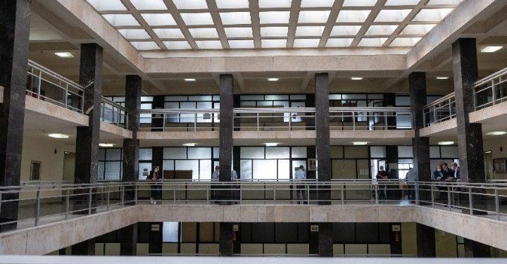 Ελεύθερος ο 16χρονος που κατακρεούργησε τον πατέρα του