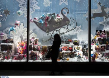 Αντίστροφη μέτρηση για τα χριστουγεννιάτικα «καλάθια» -Πρεμιέρα για το εορταστικό ωράριο