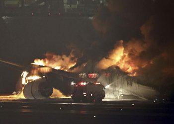 Ιαπωνία: Συγκλονιστικά βίντεο από τη στιγμή της σύγκρουσης του αεροσκάφους της Japan Airlines