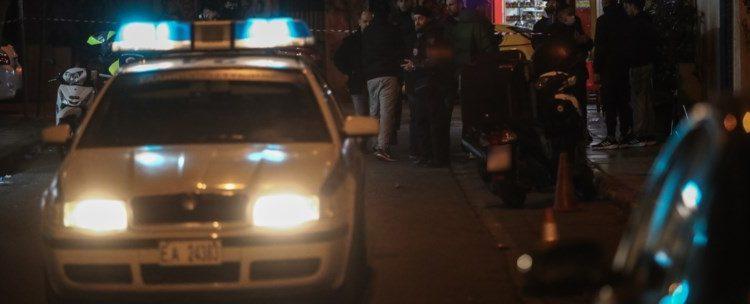 Μυστήριο με τον θάνατο 18χρονου σε μπαρ του Πειραιά – Η “τυχαία” σύλληψη δύο μπράβων με κλεμμένο όπλο αστυνομικού
