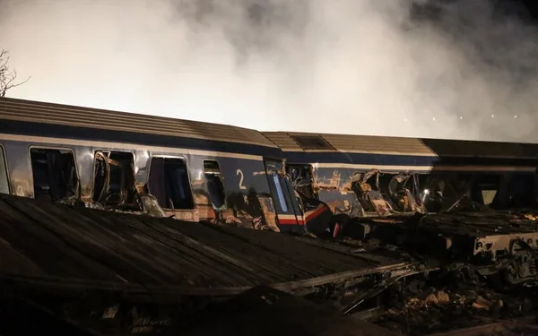 Δυστύχημα στα Τέμπη: Ποινική δίωξη σε 15 στελέχη της ΕΡΓΟΣΕ