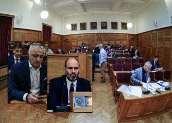 «Μαλλιά κουβάρια» στην Εξεταστική: Εκτός ελέγχου ο Μαρκόπουλος