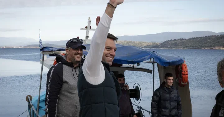 ΣΥΡΙΖΑ στις Σπέτσες με PowerPoint: Η πρόσκληση Κασσελάκη στους βουλευτές, το ύφος και η Ακρίτα