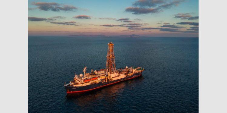 Άγνωστη υποθαλάσσια ηφαιστειακή έκρηξη έφεραν στο φως έρευνες στη Σαντορίνη