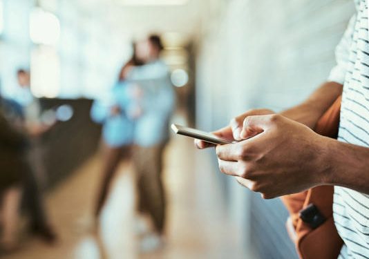 Σχολείο απαγόρευσε τα smartphones και τα αποτελέσματα εντυπωσιάζουν