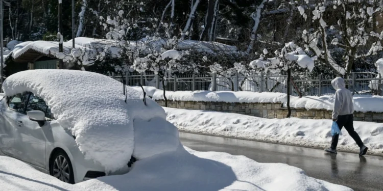 Καιρός: Ραγδαία επιδείνωση του καιρού με χιόνια και στα πεδινά – Νέα σύσκεψη στην Πολιτική Προστασία