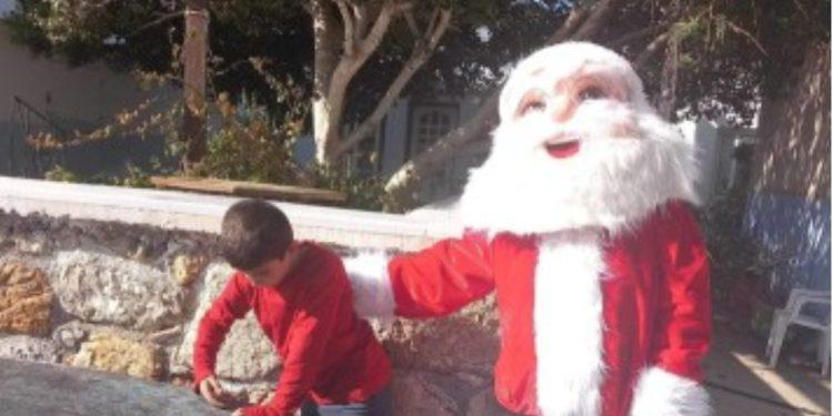 Στην Τένεδο βρέθηκε ο Άγιος Βασίλης και μοίρασε δώρα
