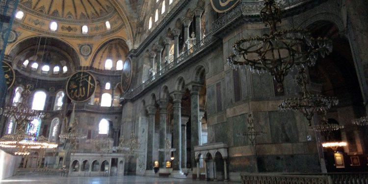 Στα 25 ευρώ  το εισιτήριο εισόδου για τους τουρίστες στην Αγία Σοφία