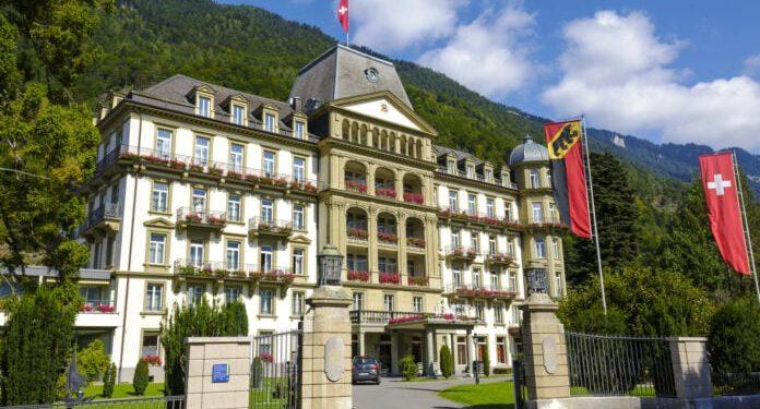 Τα Grand Hotels και μία «μικρή κοινωνική επανάσταση»