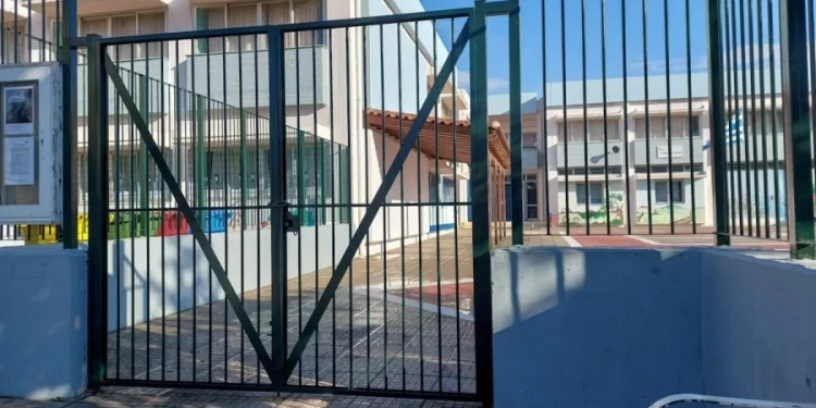 Κλειστά σχολεία: Σε ποιες περιοχές δεν θα ανοίξουν αύριο