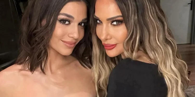 Μελίνα Νικολαΐδη & Δέσποινα Βανδή υποδέχθηκαν το 2024 με πολύ λάμψη και μια αγκαλιά