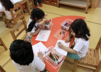 “Νταντάδες της γειτονιάς”: Έρχονται σε 62 δήμους – Άνοιξαν οι αιτήσεις για γονείς και φροντιστές