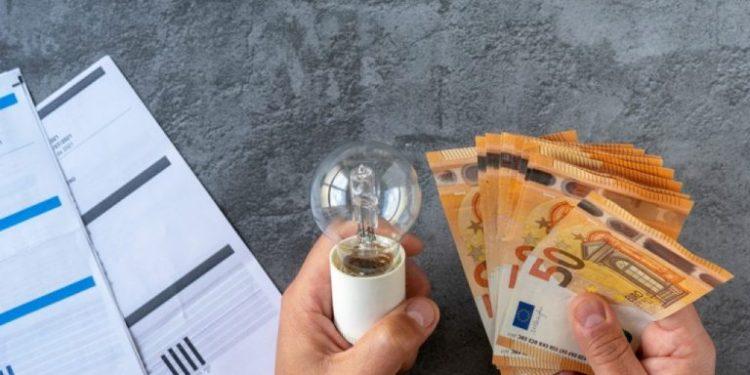 «Ηλεκτροσόκ» σε 1,25 εκατ. επιχειρήσεις από τους παρόχους ενέργειας