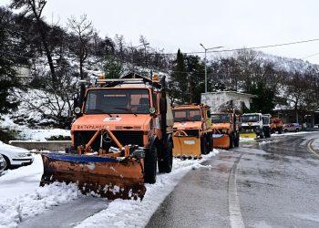 Στα «λευκά» Βίλια και Ιπποκράτειος Πολιτεία. Δεν ξεκίνησε… ακόμα η επέλαση του χιονιά στην Αττική. Σε ποιες περιοχές της Ελλάδας χιονίζει τώρα.