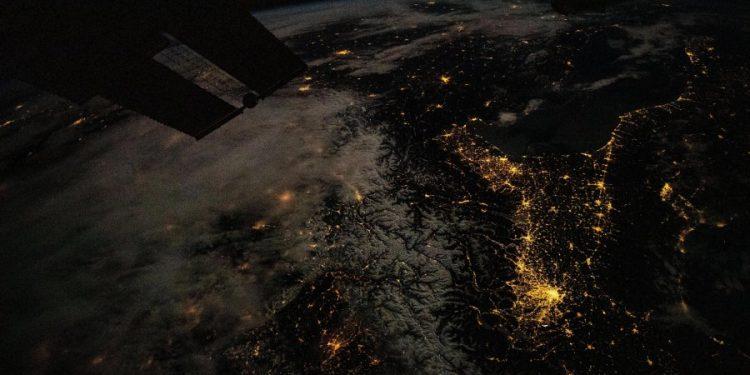 NASA: Πώς φάνηκε η λάμψη της αλλαγής του χρόνου από το Διάστημα