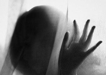 Σήμερα ενώπιον του ανακριτή ο 56χρονος που βίαζε την ανήλικη