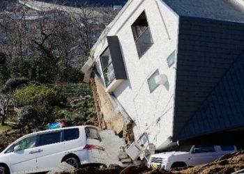 Τουλάχιστον 30 νεκροί από τους σεισμούς στην Ιαπωνία – Γλίτωσαν τα πυρηνικά εργοστάσια