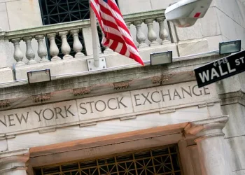 Wall Street: Κλείσιμο με  ρεκόρ για Dow Jones και S&P 500