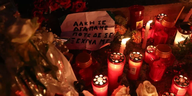 Δολοφονία Καμπανού: Άναψαν 19 κεριά στη μνήμη του Άλκη