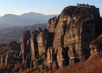 Μετέωρα: Μεταξύ ουρανού και γης, ένα σπάνιο παγκόσμιο γεωλογικό φαινόμενο