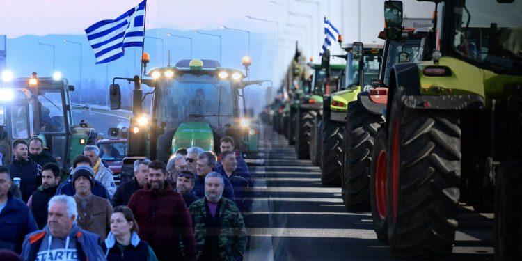 Αγρότες: «Κλείδωσε» το συλλαλητήριο στην Αθήνα – Κατεβαίνουν με τα τρακτέρ την Τρίτη