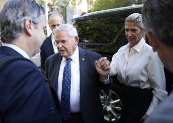 Πράκτορα «φύτεψαν» οι Αρχές κοντά στον Μπομπ Μενέντεζ