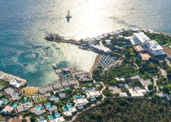 Στο σφυρί τα 5άστερα Elounda Beach Hotel & Villas και Elounda Bay Palace του ομίλου Μαντωνανάκη