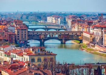 Φλωρεντία: Πληθαίνουν οι φωνές για μέτρα προστασίας της πόλης-μνημείο της UNESCO από τον υπερτουρισμό