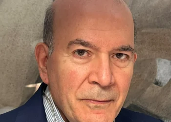 Δαμιανός Σακάς: Τι σημαίνει η διασύνδεση ηλεκτρονικών εμφυτευμάτων με τον ανθρώπινο εγκέφαλο