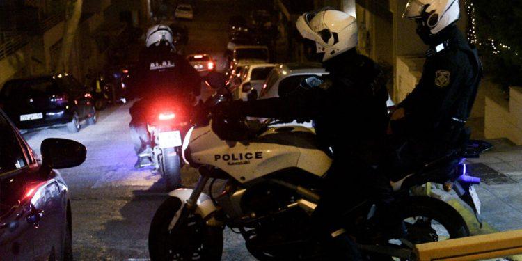 Πυροβολισμοί κατά αστυνομικών στη Λεωφόρο Μαρκοπούλου – Παιανίας