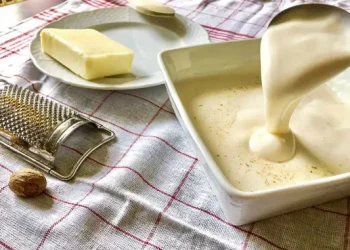 Μπεσαμέλ: Η Σάλτσα των Αισθήσεων