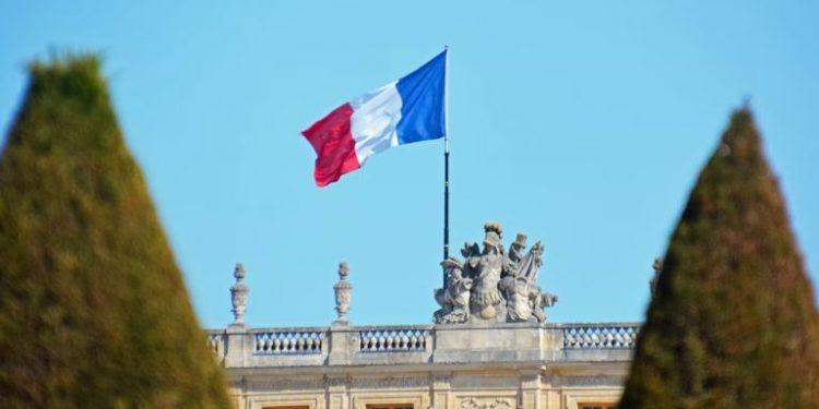 Γαλλία: Ο Λεμέρ κατεβάζει τον πήχη της ανάπτυξης και κηρύσσει λιτότητα