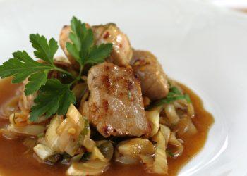 Κυριακάτικο τραπέζι με Χοιρινό Πρασάτο