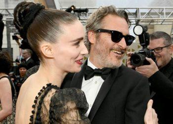 Ο Joaquin Phoenix θα γίνει ξανά πατέρας – Έγκυος για δεύτερη φορά η Rooney Mara