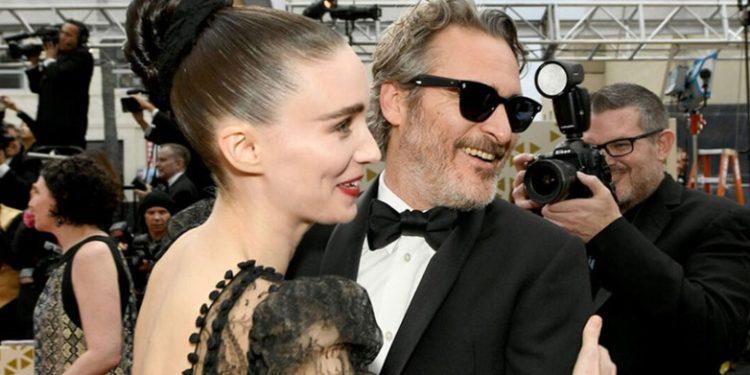 Ο Joaquin Phoenix θα γίνει ξανά πατέρας – Έγκυος για δεύτερη φορά η Rooney Mara