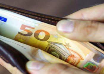 Μετρητά: Τέλος οι αγορές άνω των 500 ευρώ – Πόσο θα είναι το πρόστιμο