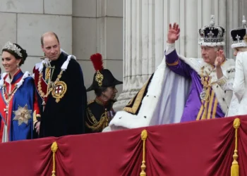 Βασιλιάς Κάρολος: Ετοιμάζει τον Ουϊλιαμ για την διαδοχή – Σοβαρή η κατάσταση της υγείας του