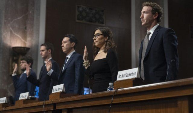 CEO των social media απολογήθηκαν στη Γερουσία – “Έχετε αίμα στα χέρια σας”