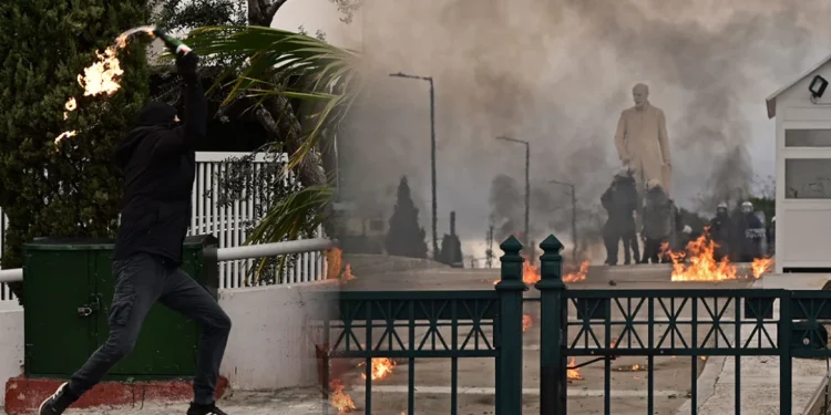 Επεισόδια στο Σύνταγμα, μολότοφ στο προαύλιο της Βουλής – Μάχες σώμα με σώμα στην Ομόνοια (βίντεο)