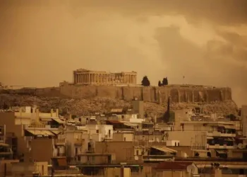 Καιρός: Έρχονται βροχές και αφρικανική σκόνη – Ποιες περιοχές κινδυνεύουν από πλημμύρες και κατολισθήσεις