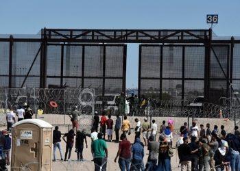 Το Τέξας ανήγγειλε την οικοδόμηση στρατιωτικής βάσης στα σύνορα με το Μεξικό